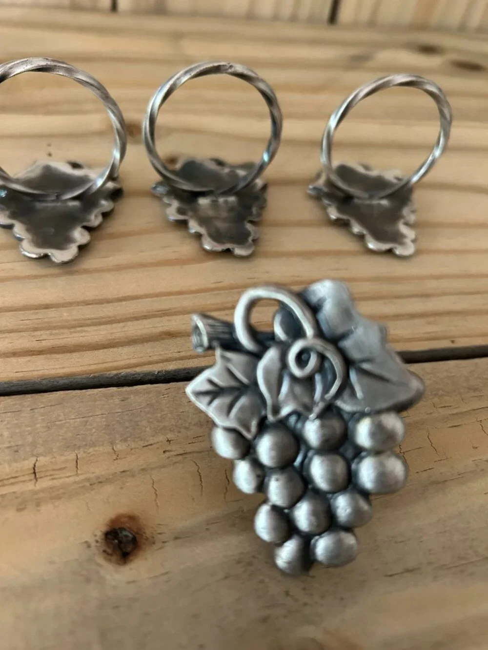 Set of 4 Pewter Grape Cluster Napkin Rings Holders